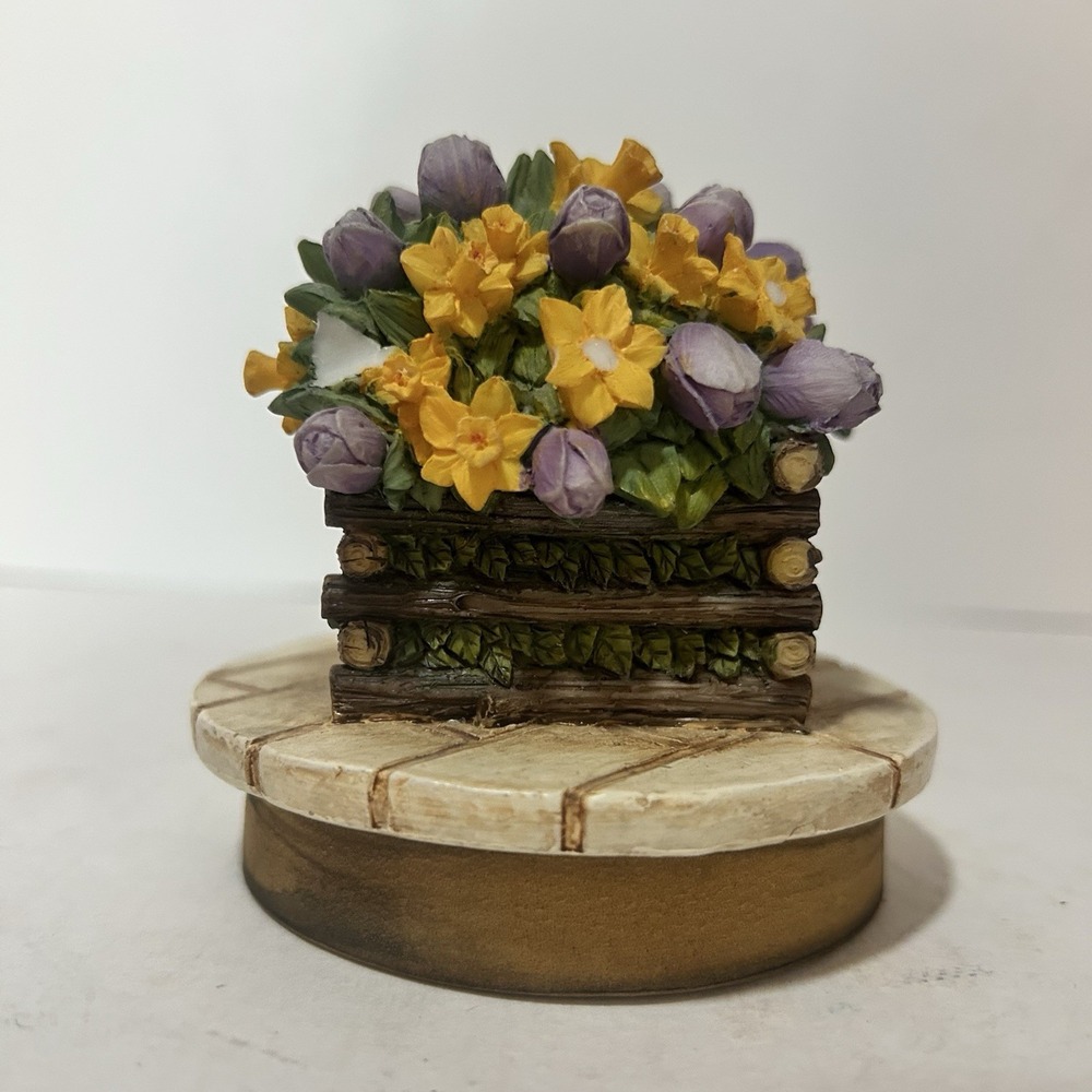 Yankee Candle Topper Our America Purple Tulips Yellow Daffodils